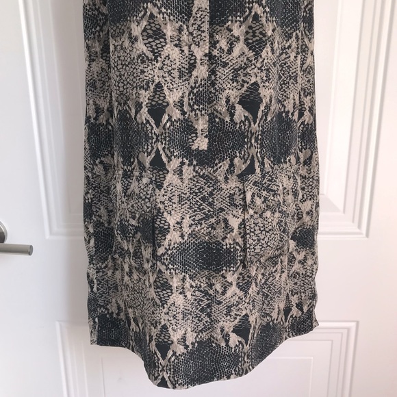 🔴 4/$15 BR tan & black snakeskin print sleeveless shirtdress in size 2 in EUC - Picture 8 of 15